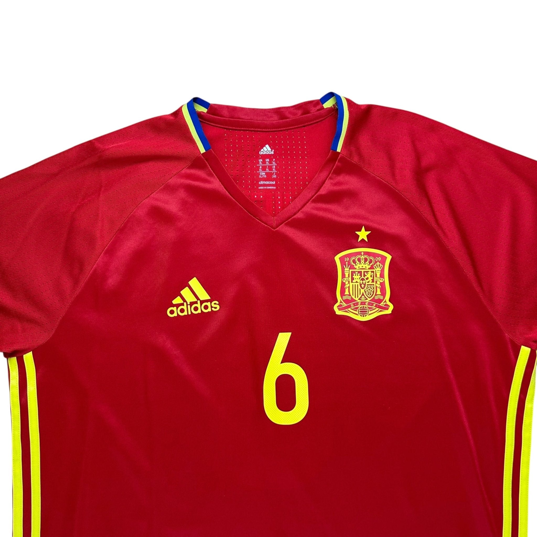 Spain 2015 - 16 Training Shirt (XL) Iniesta 6 - Kitplug